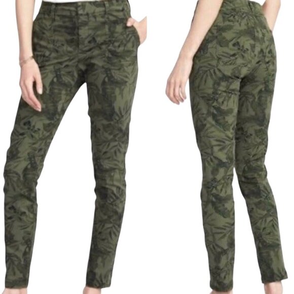 Old Navy Olive Green Leaf Camouflage Print Pixie Pants Size 4 - Picture 1 of 10